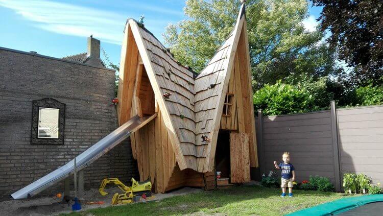 fiets Schurend vervoer Vanuit huis kijken zij op een waanzinnig mooi speelhuis in de tuin. Deze vader heeft zeker 2 rechterhanden! - Tips en Weetjes fiets Schurend vervoer Vanuit huis kijken zij op een waanzinnig mooi speelhuis in de tuin. Deze vader heeft zeker 2 rechterhanden! - Tips en Weetjes