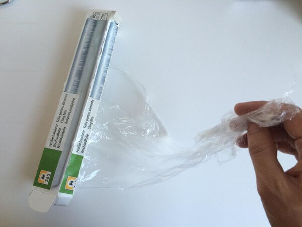 Plakkerig plastic schoonmaken Plakkerig plastic schoonmaken
